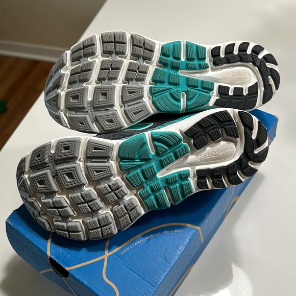 Brooks Transcend 3 Women’s Running Shoe - Picture 3 of 4